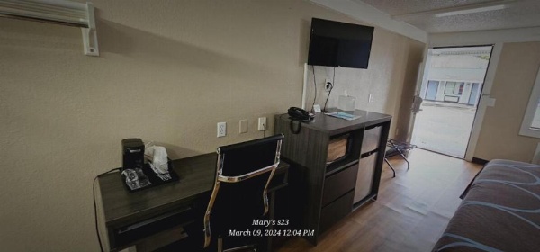 Super 8 by Wyndham Asheville/Biltmore image 25