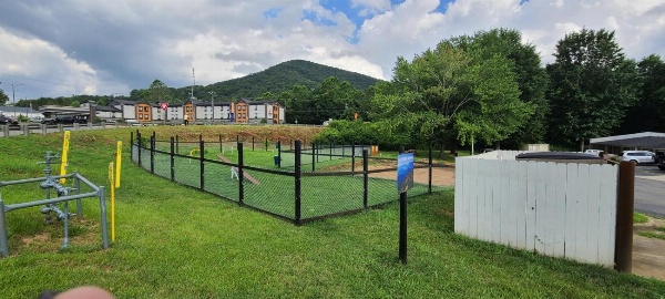 Super 8 by Wyndham Asheville/Biltmore image 6